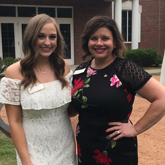 Meet your Posher, Jandy - Picture 3 of 8